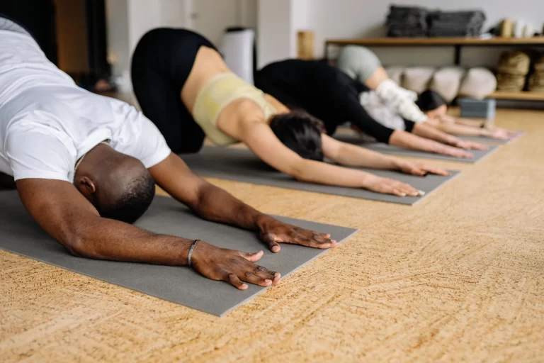 Yoga para fortalecer: Cómo aumentar la fuerza con el yoga